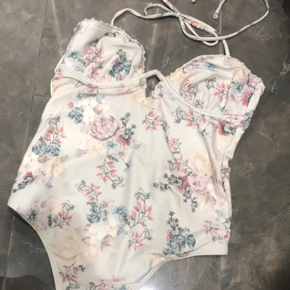 ONE PIECE SWIMSUIT